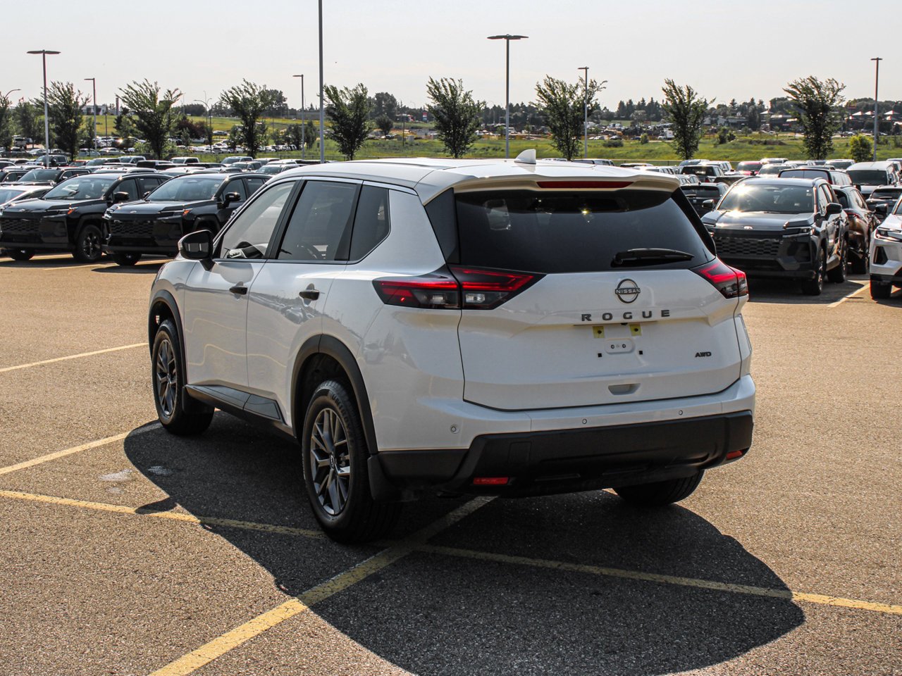 2024 Nissan Rogue AWD S White Sherwood Park - photo #5