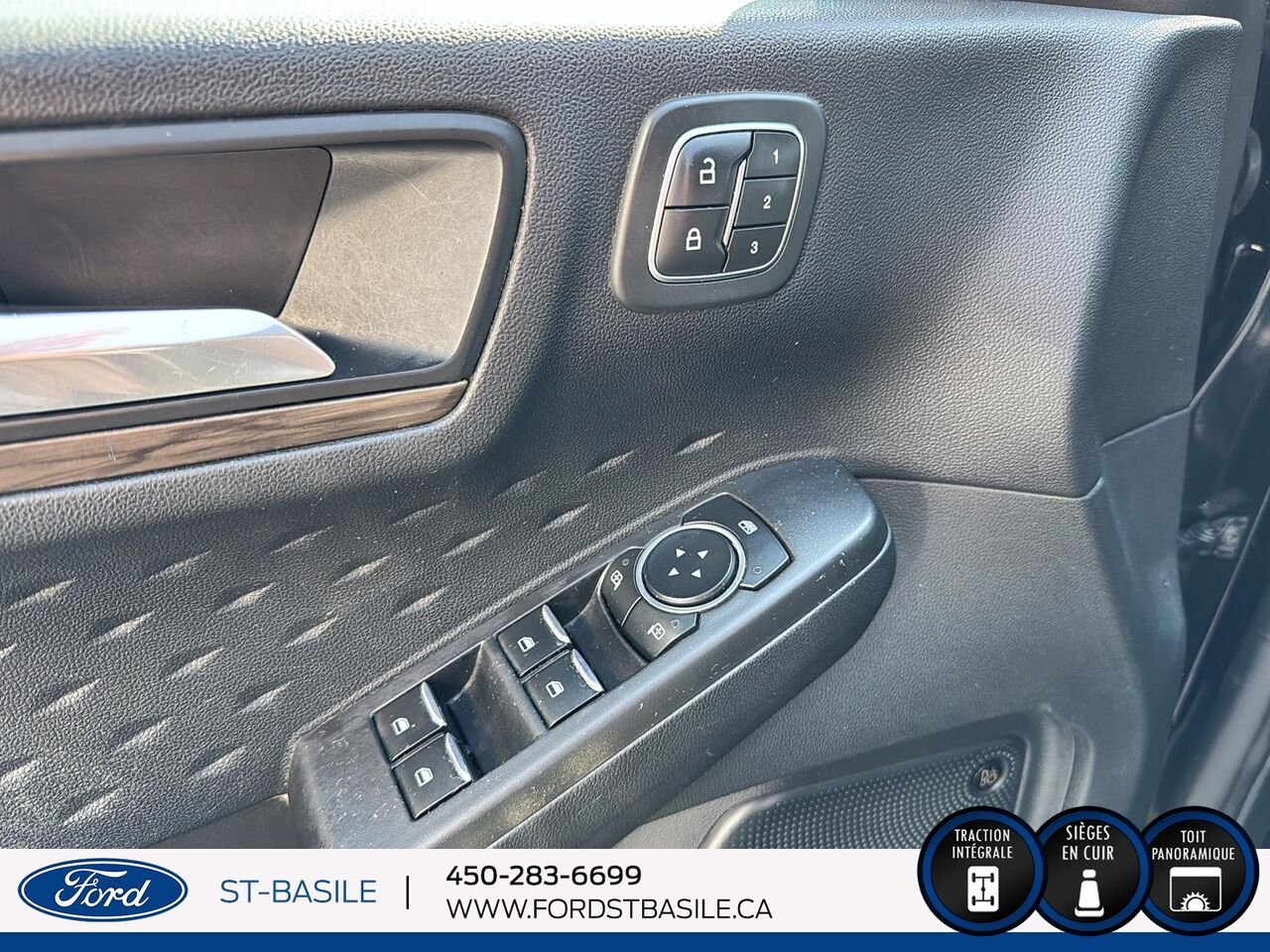 2020 Ford Escape Black Saint-Basile-le-Grand - photo #15