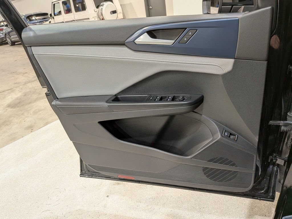 Volkswagen Taos Comfortline 4MOTION 2024 Noir Val-David - photo #32