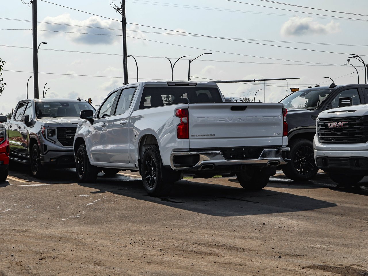 2024 Chevrolet Silverado 1500 4WD Crew Cab 147 LT White Sherwood Park - photo #5