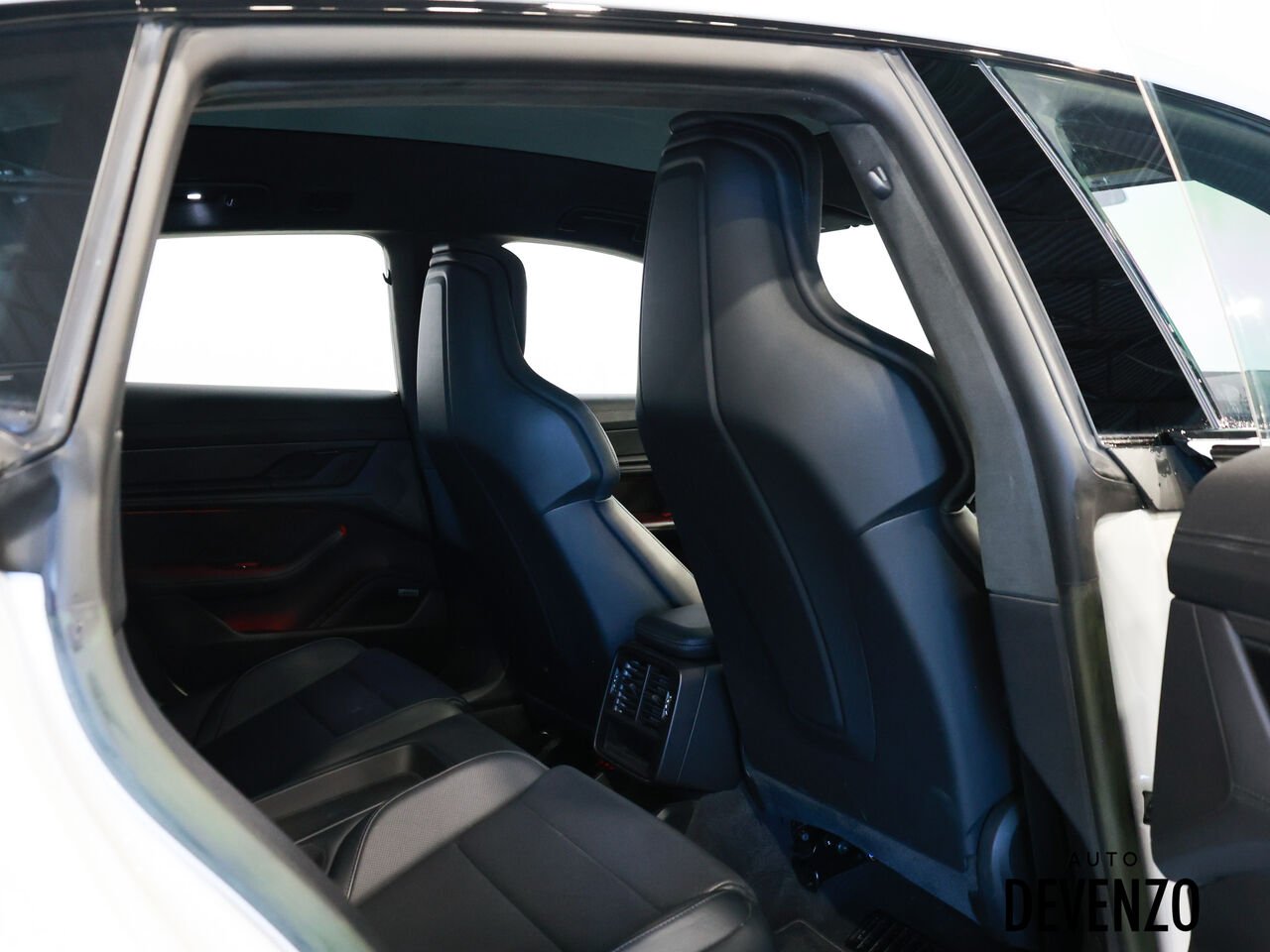 2023 Porsche Taycan White Saint-Eustache - photo #8