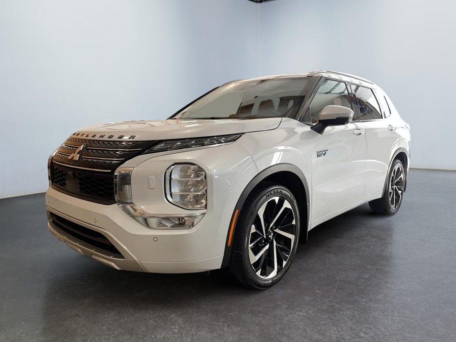 2023 Mitsubishi OUTLANDER PHEV GT S-AWC White
