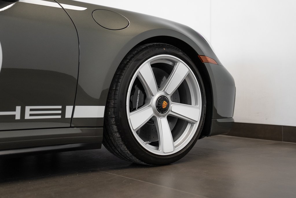 Porsche 911 Turbo 50 Years Coupe 2025 Vert Kirkland - photo #26