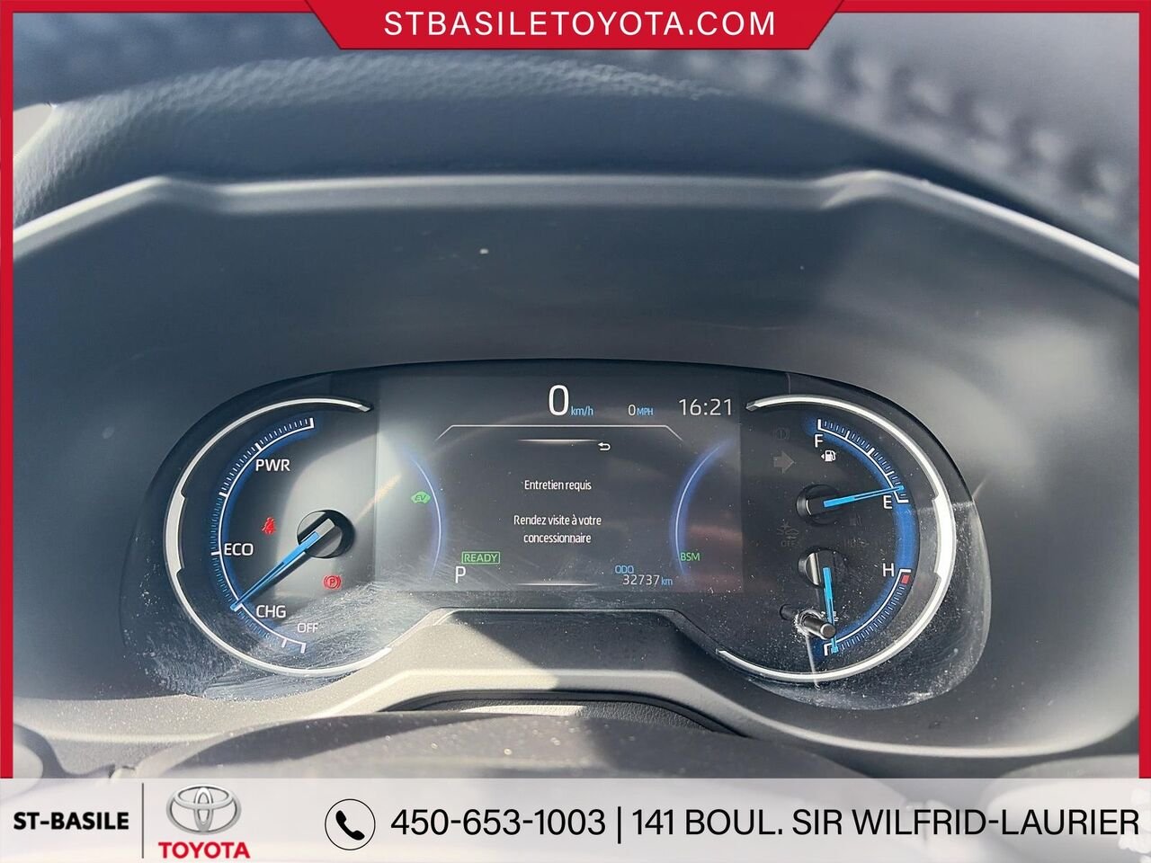 Toyota RAV4 Hybride 2024 Rouge rubis nacré Saint-Basile-le-Grand - photo #15