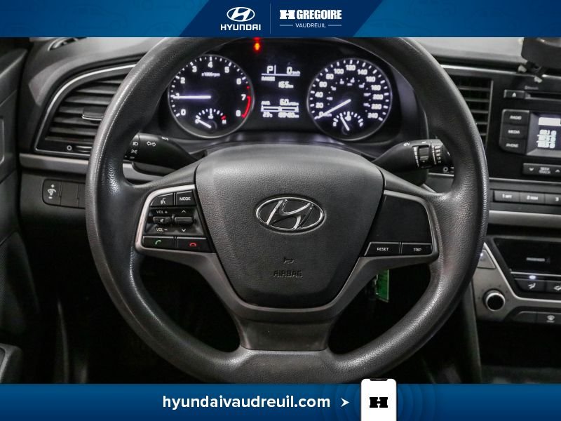 Hyundai Elantra 2017 Argent Laval - photo #19