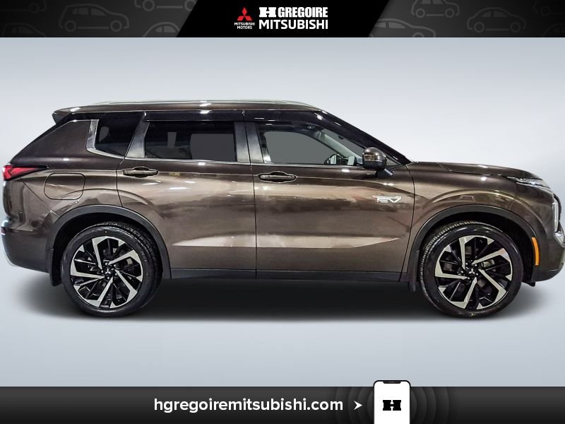 2023 Mitsubishi Outlander Plug-In Hybrid Bronze Laval - photo #10