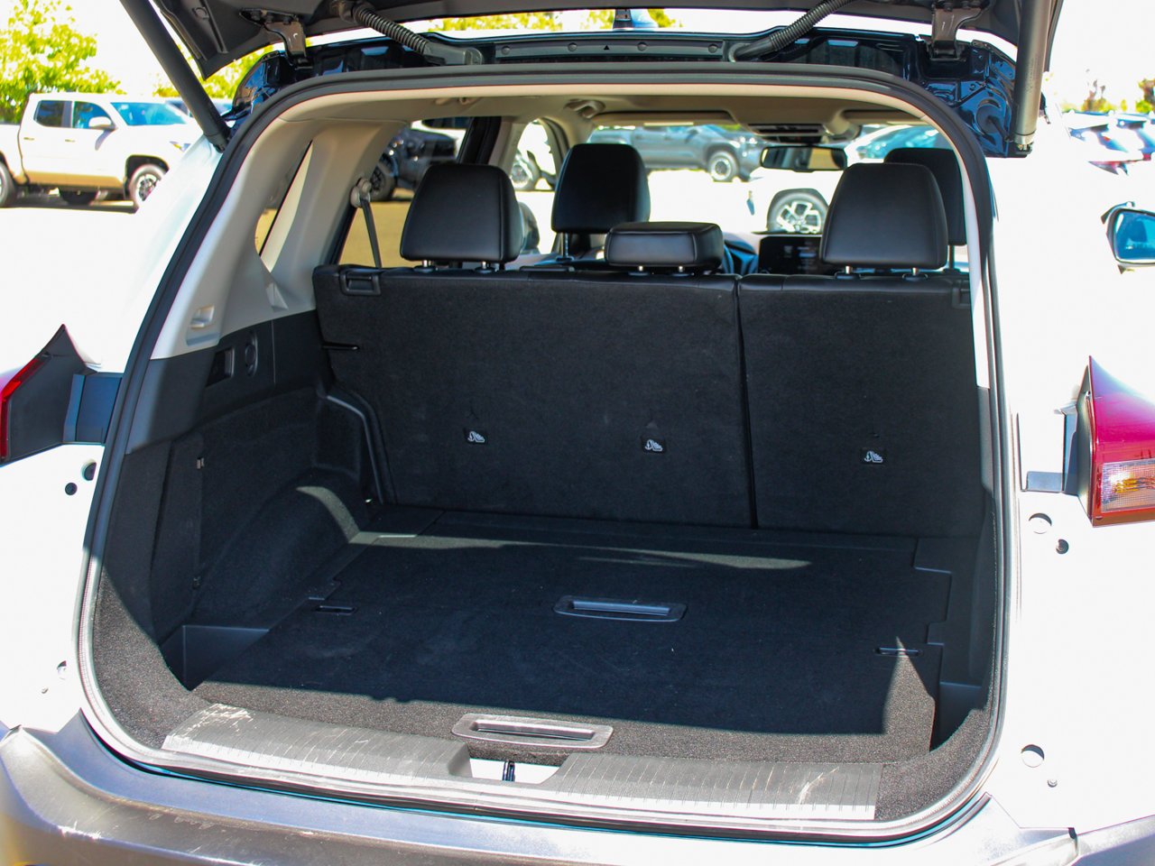 2023 Nissan Rogue AWD Platinum White Sherwood Park - photo #7