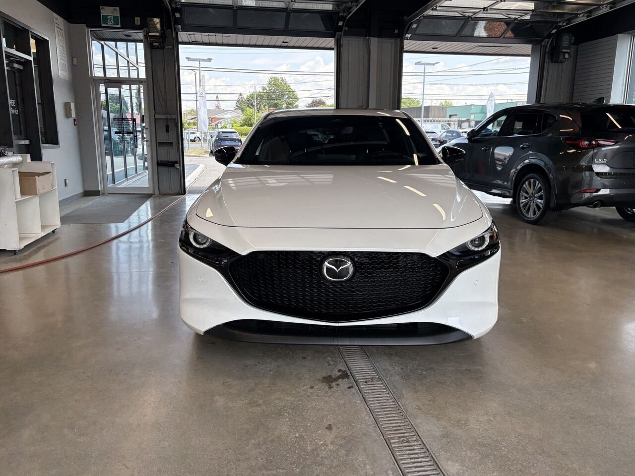 2026 MAZDA Mazda3 Sport GT avec moteur turbo BA TI i-ACTIV Snowflake White Pearl Châteauguay - photo #5