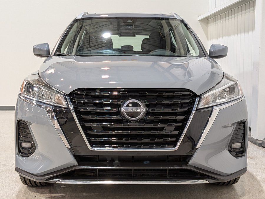 2024 Nissan Kicks Grey