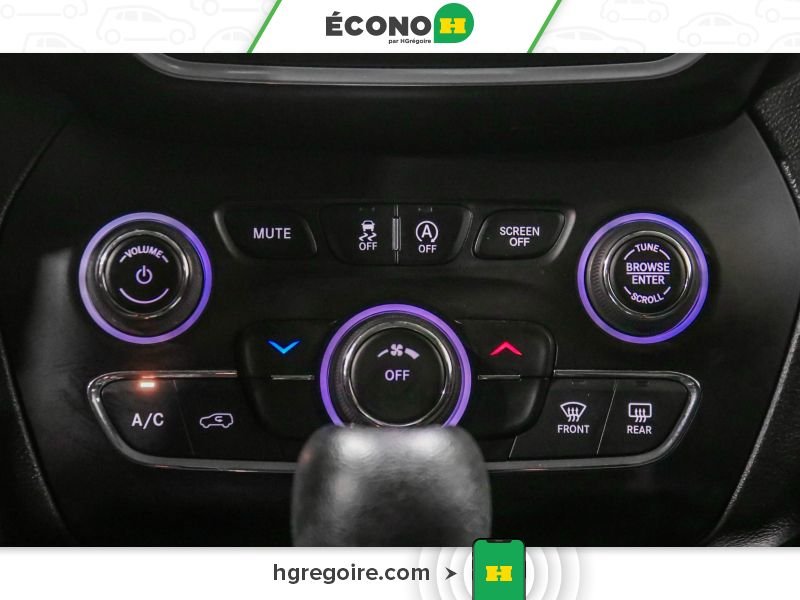 Jeep Cherokee 2019 Blanc Laval - photo #20