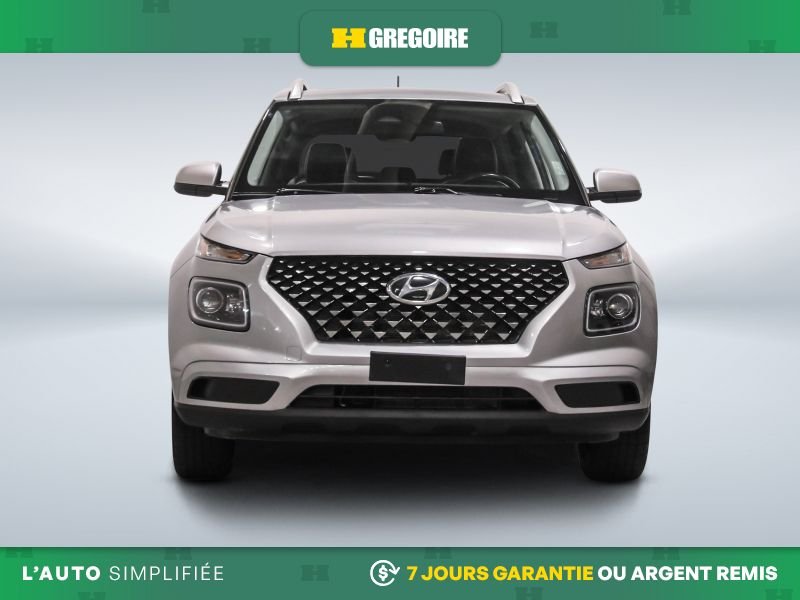 2024 Hyundai Venue Silver Laval - photo #1
