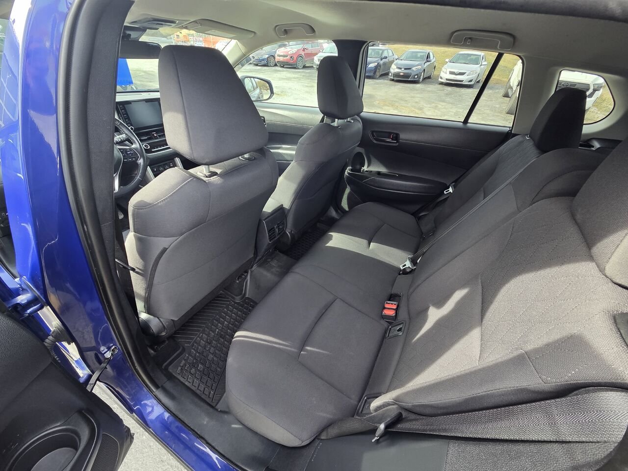 Toyota Corolla Cross LE TI 2022 Bleu choc métallisé Lac-Etchemin - photo #11