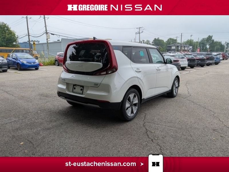 2022 Kia Soul White Laval - photo #12