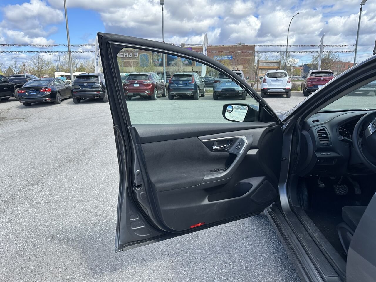NISSAN ALTIMA 2.5/S/SV/SL Berline 4 portes, 4 cyl. en ligne, CVT 2,5 2015 Gatineau - photo #1
