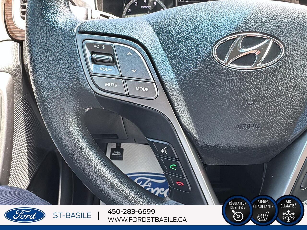 2017 HYUNDAI Santa Fe White Saint-Basile-le-Grand - photo #17