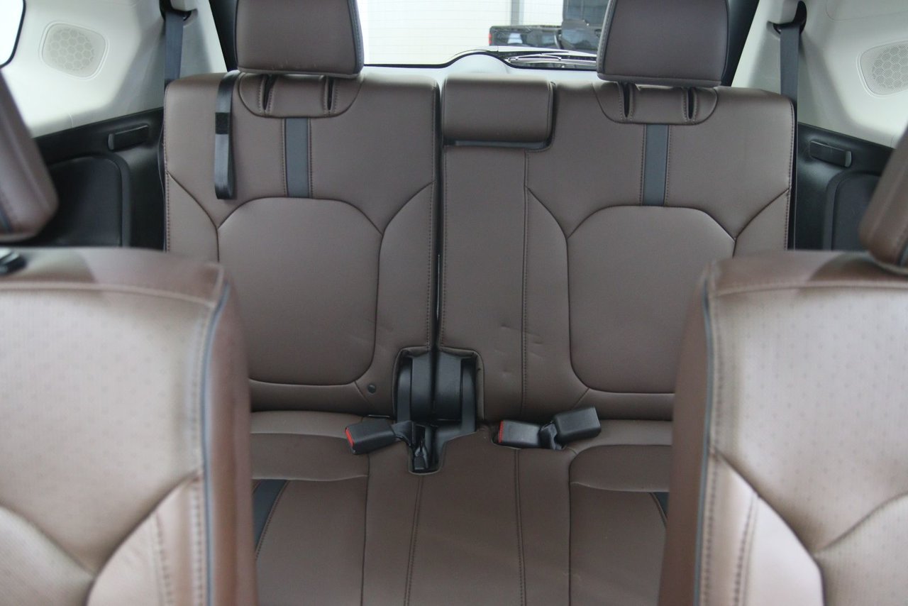 Honda Pilot NIV 5FNYG1H75PB504724 2023 Blanc Chicoutimi - photo #10