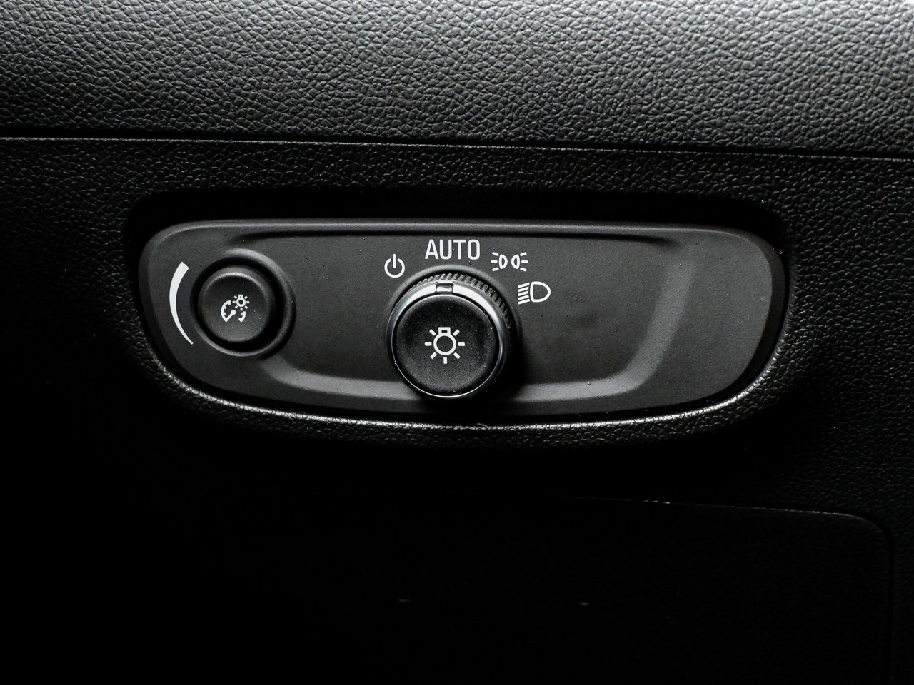 2024 Buick Encore GX AWD 4dr Preferred White Sherwood Park - photo #19