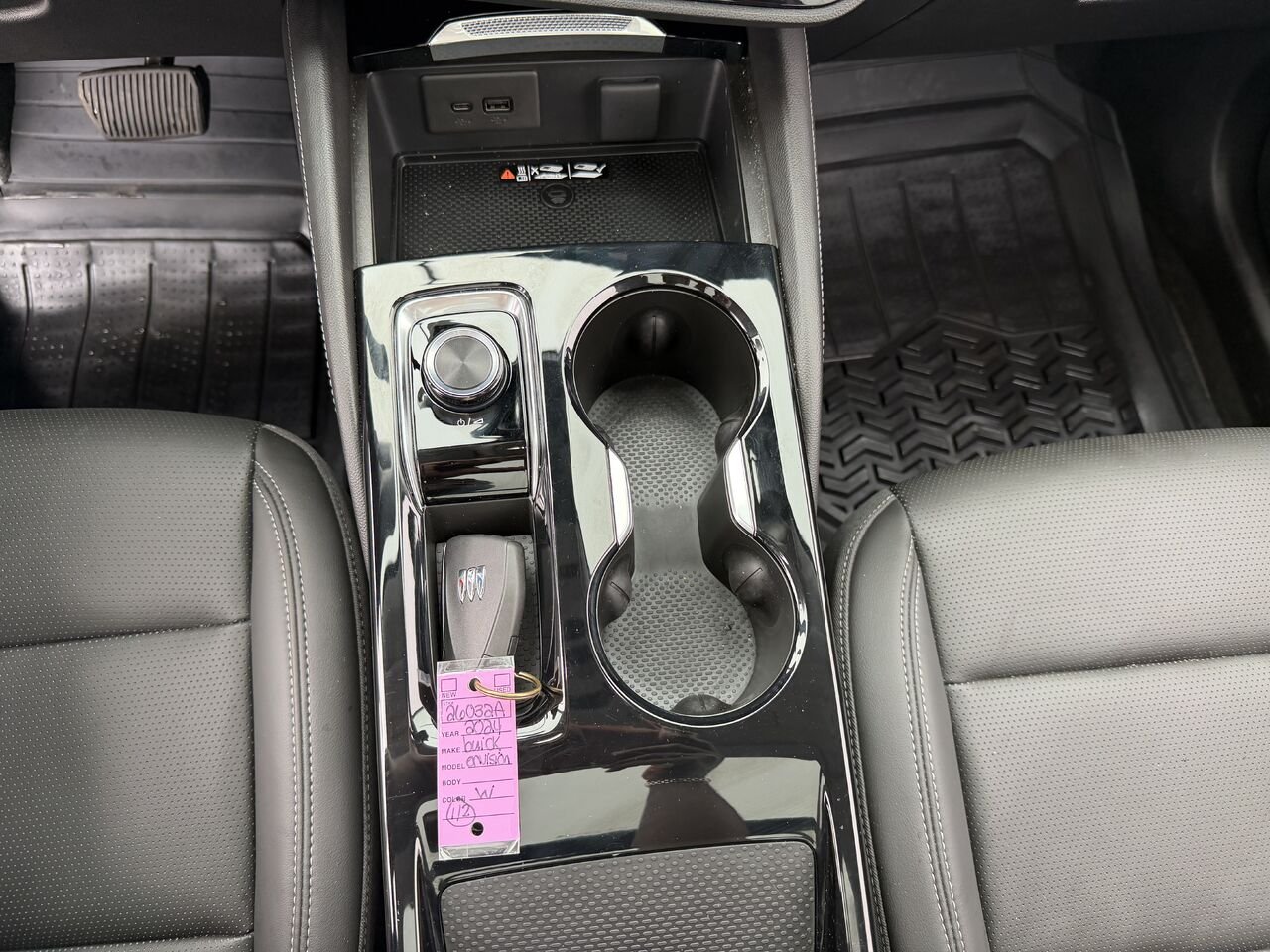 BUICK ENVISION PREFERRED Privilégiée 4 portes TI 2024 Blanc Gatineau - photo #4