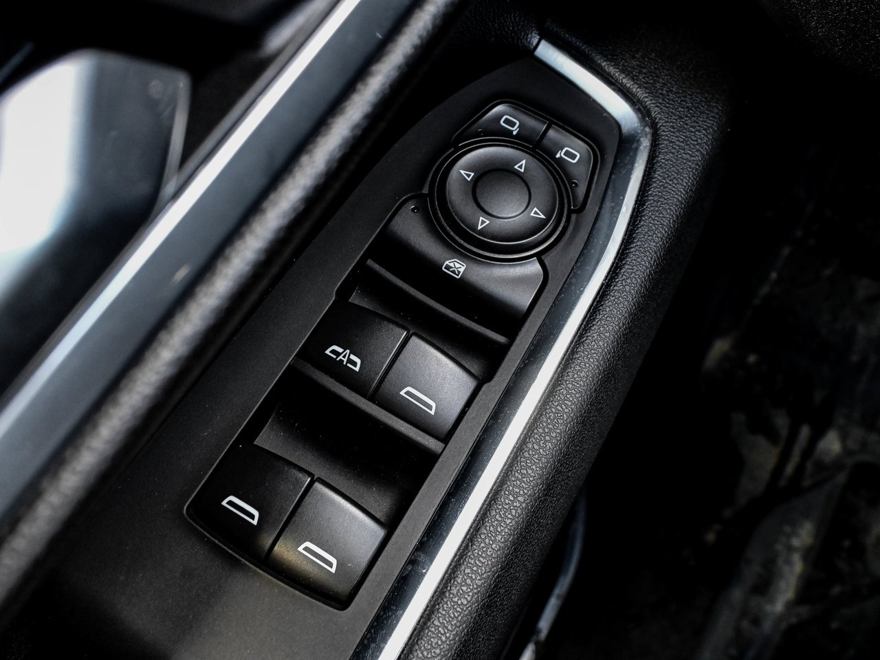 2025 Chevrolet Silverado 1500 4WD Double Cab 147 RST White Sherwood Park - photo #27