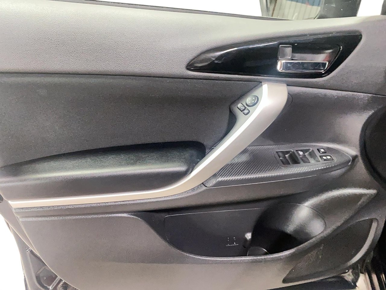 Mitsubishi Eclipse Cross NIV JA4ATVAA8PZ618781 2023 Noir Chicoutimi - photo #10