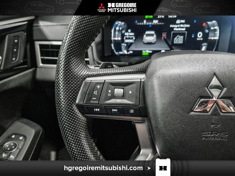 2023 Mitsubishi Outlander Plug-In Hybrid Bronze Laval - photo #20