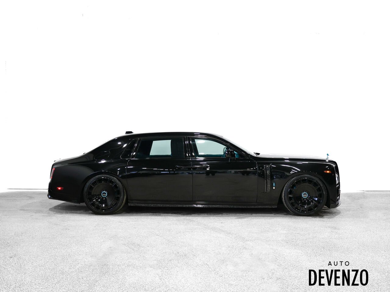 Rolls-Royce Phantom 2022 Noir Saint-Eustache - photo #1