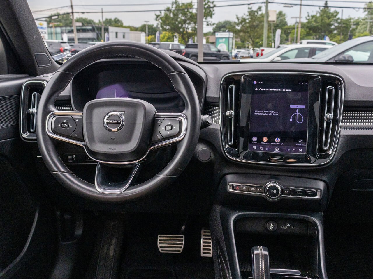 2022 Volvo Recharge XC40 tout électrique P8 Plus TIe Black Châteauguay - photo #8