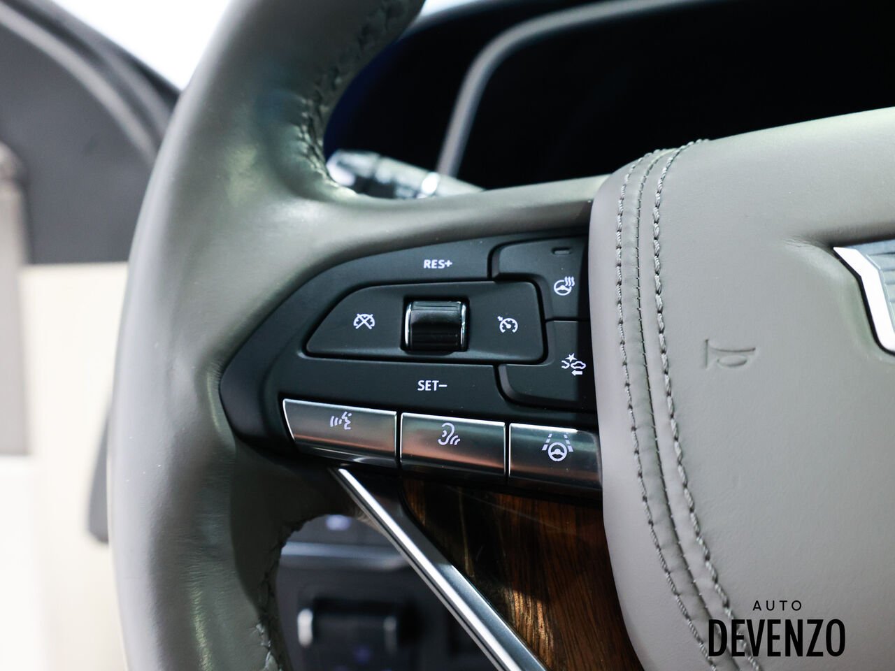 Cadillac Escalade ESV 2023 Noir Saint-Eustache - photo #15