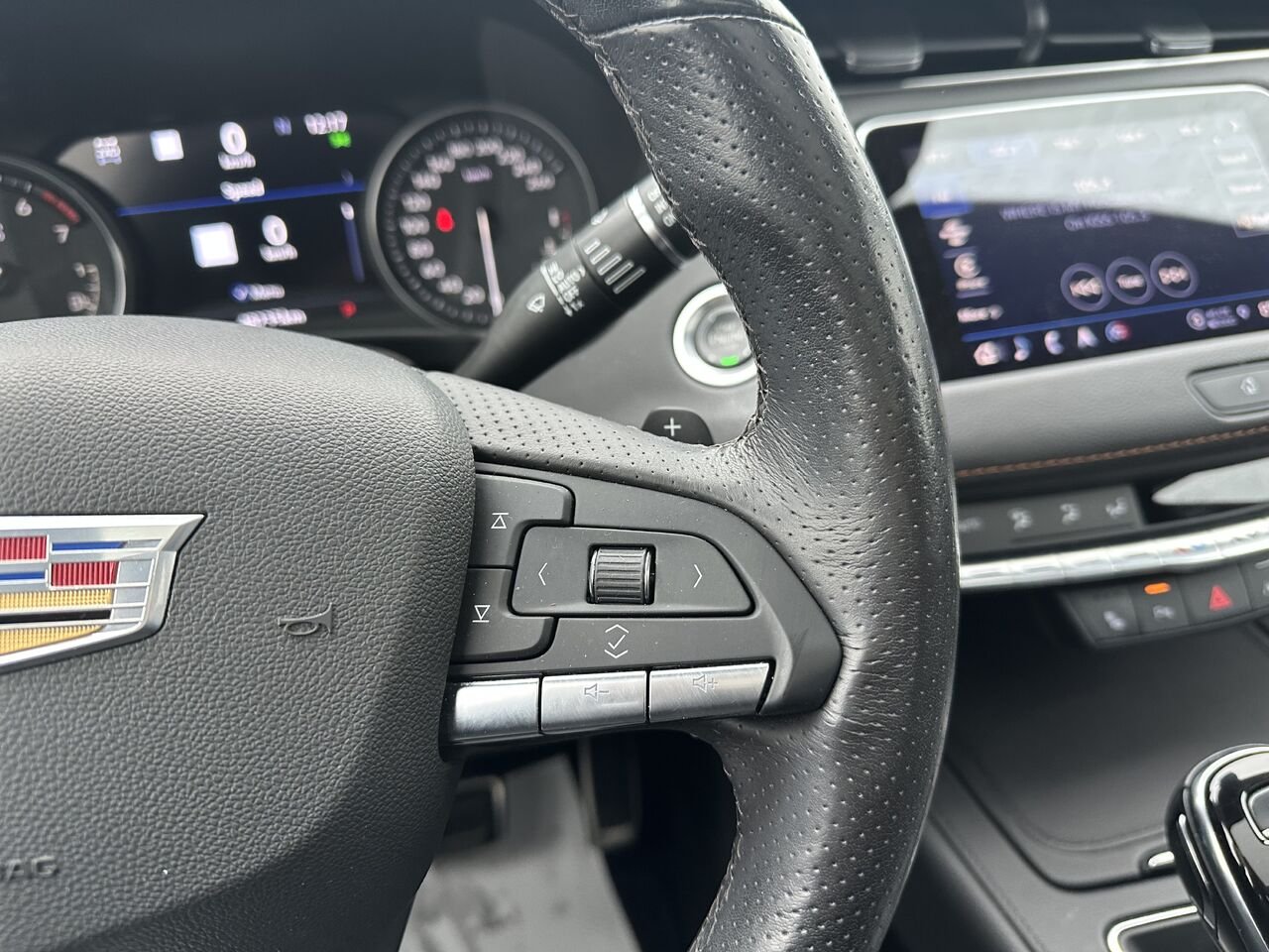 2023 CADILLAC XT4 SPORT Traction intégrale, 4 portes Sport Black Gatineau - photo #8