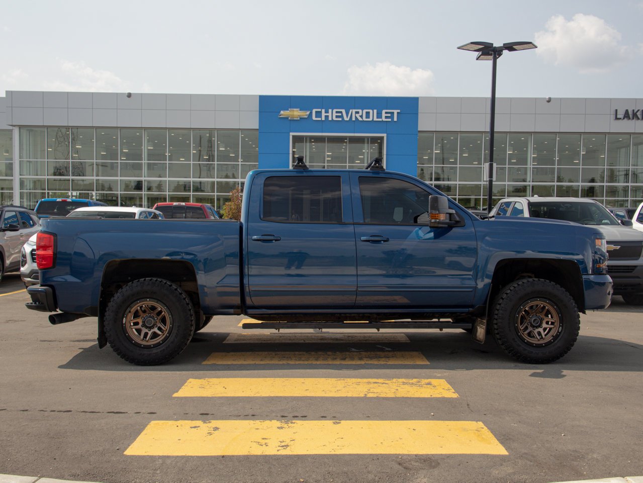 2016 Chevrolet Silverado 1500 4WD Crew Cab 143.5 LT w/1LT Blue Sherwood Park - photo #12
