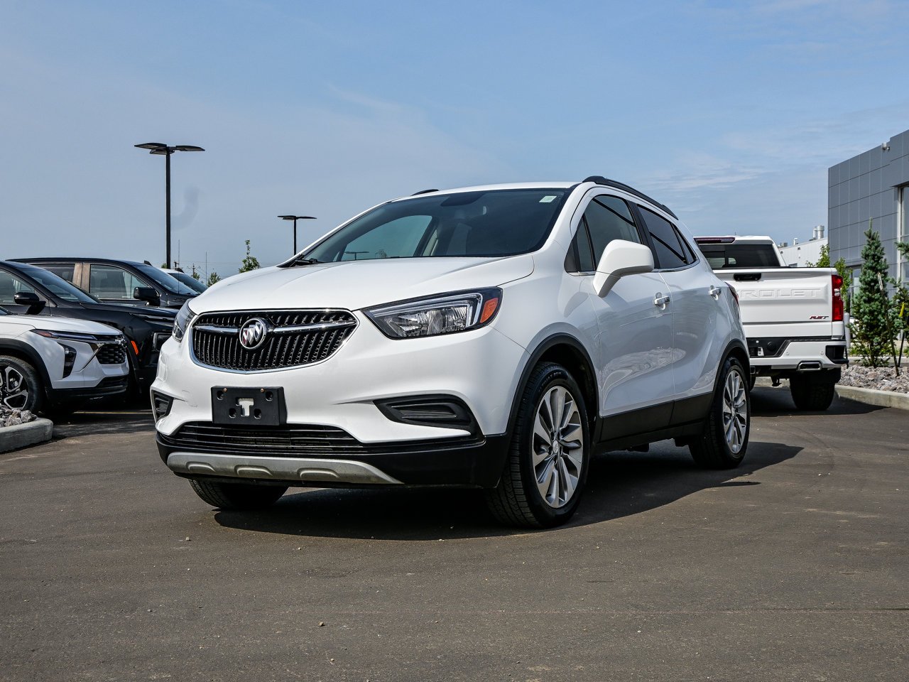 2020 Buick Encore AWD 4dr Preferred White Sherwood Park - photo #3