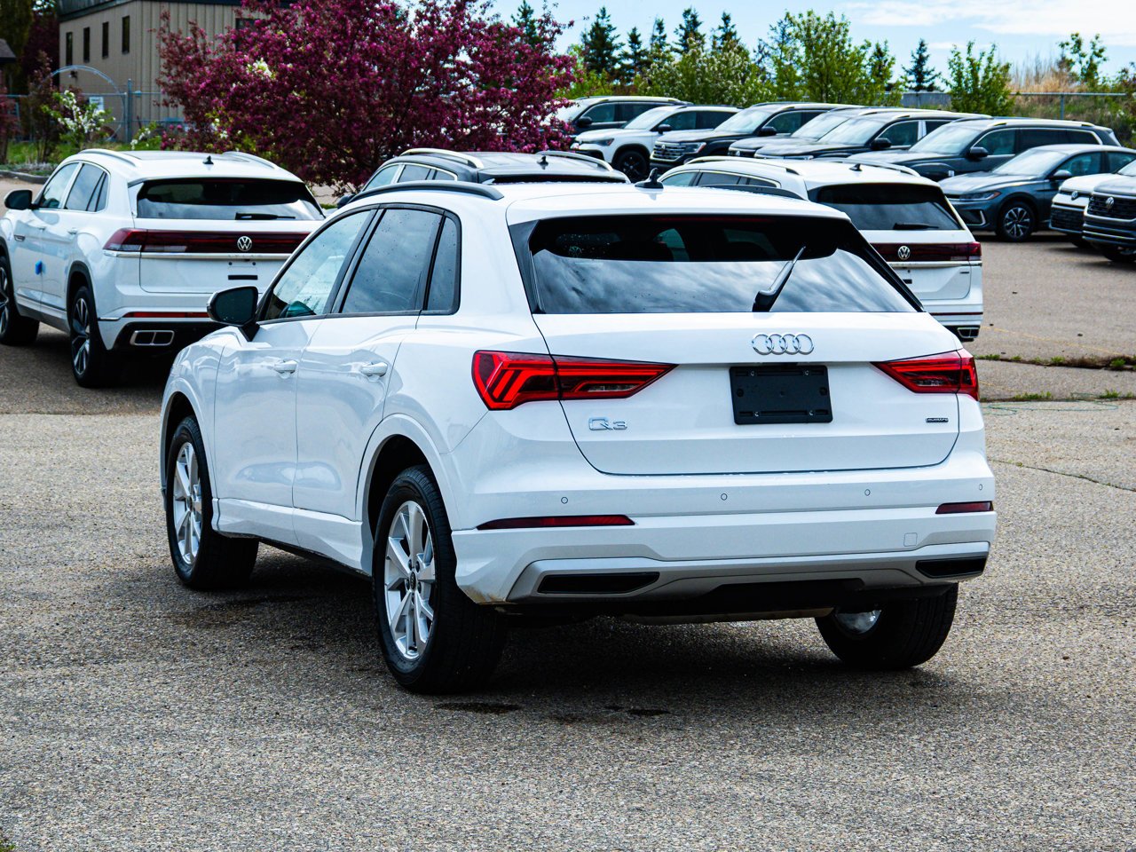 2025 Audi Q3 40 TFSI quattro White Sherwood Park - photo #10