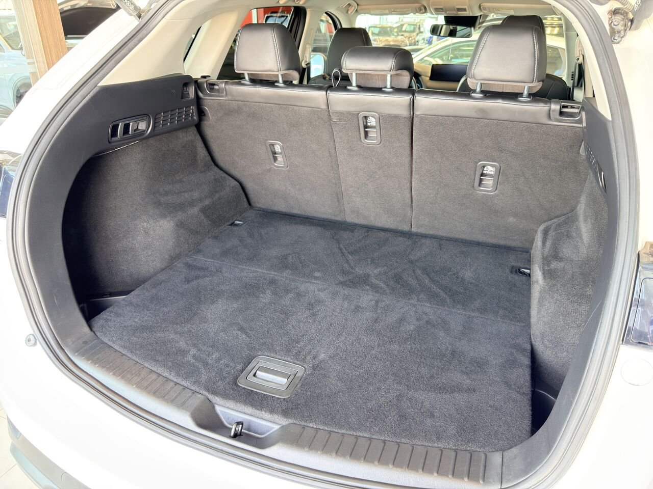 2024 Mazda CX-5 White Notre-Dame-des-Prairies - photo #10