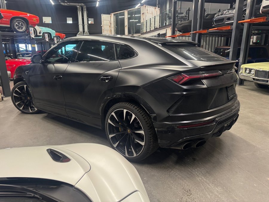 2020 Lamborghini Urus 2020 Black