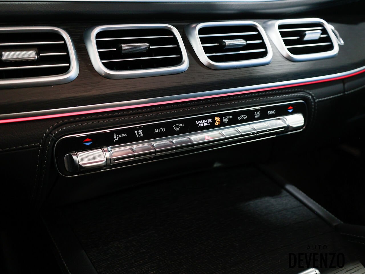2026 Mercedes-Benz GLS White Saint-Eustache - photo #17