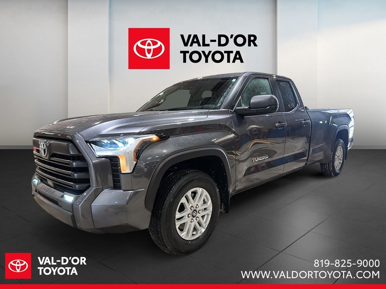 2026 Toyota Tundra SR5 Double Cab 4x4 caisse longue Magnetic Grey Metallic Val-d'Or - photo #0