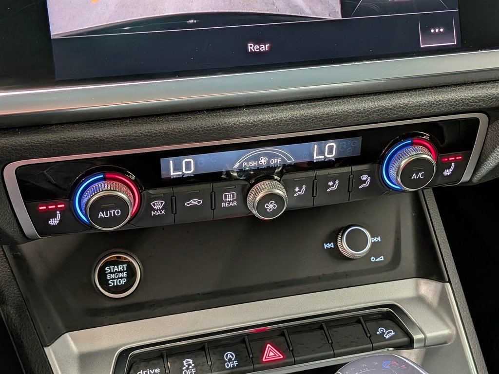 2022 Audi Q3 Komfort 45 TFSI quattro Black Val-David - photo #22