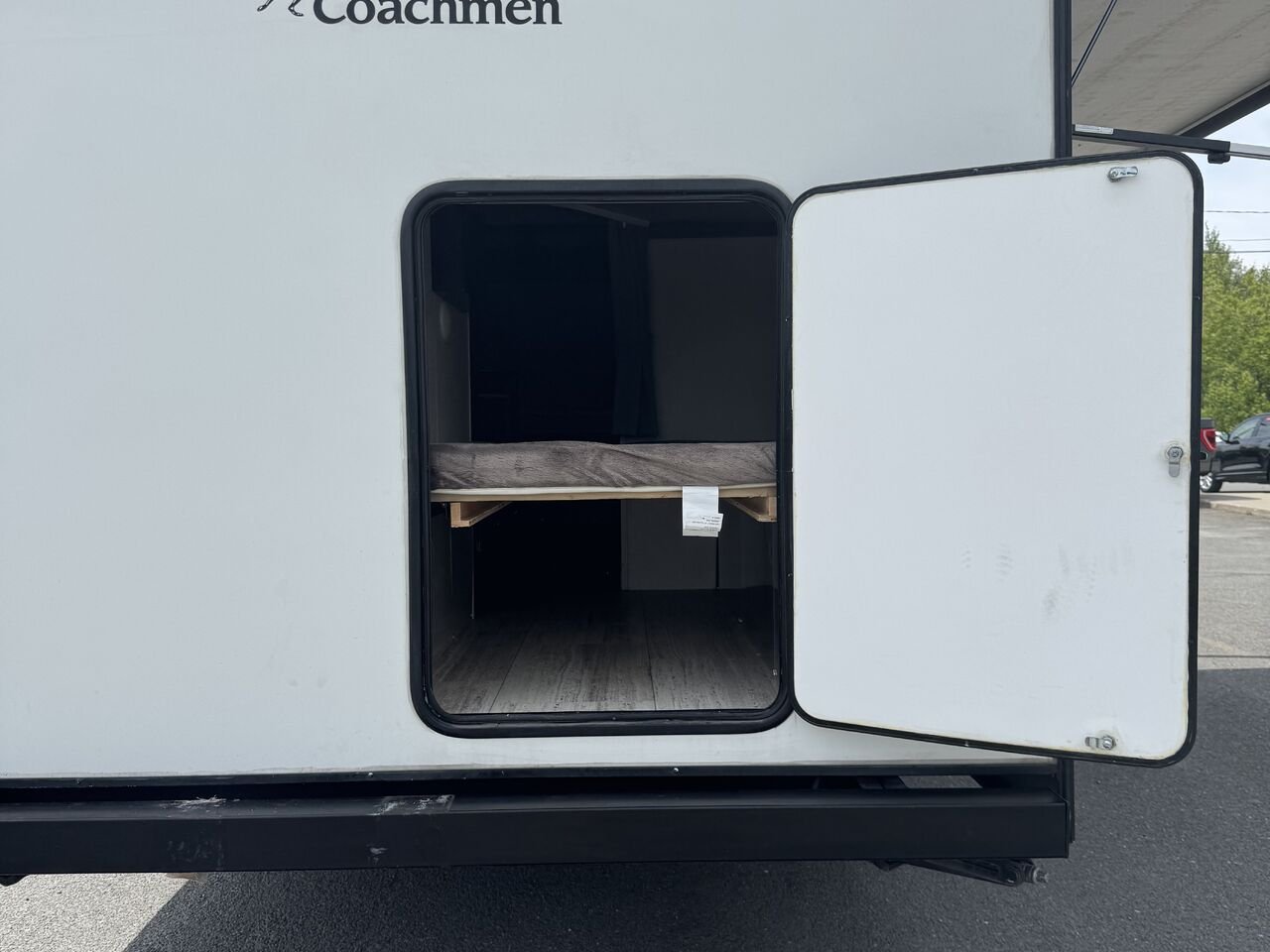 2019 COACHMEN NORTHERN SPIRIT 2342B White Granby - photo #10