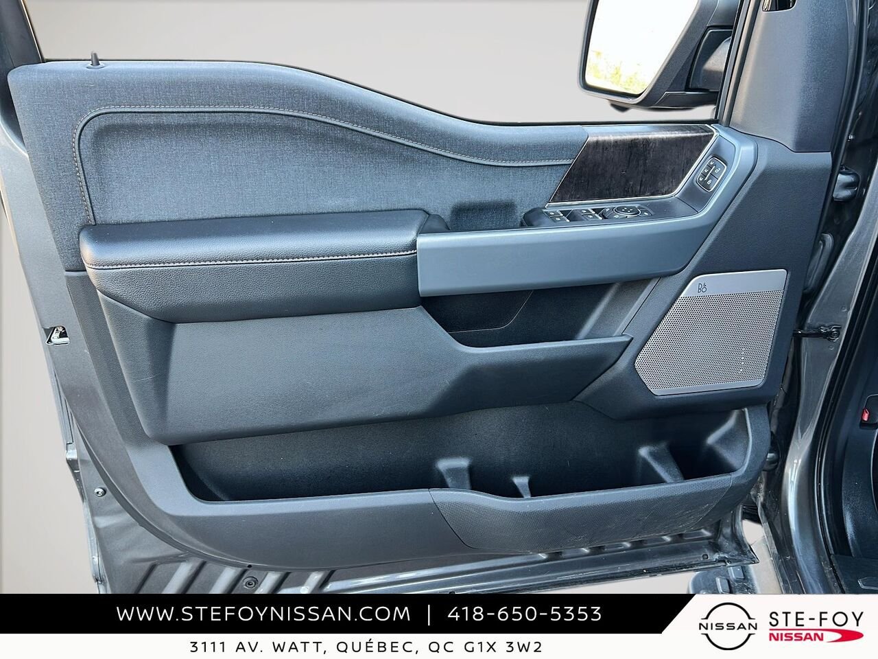 Ford F-150 Lightning LARIAT STANDARD RANGE 2023 Gris Ste-Foy - photo #10