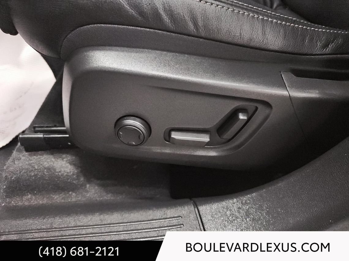 2024 Volvo XC40 Blue Quebec - photo #30