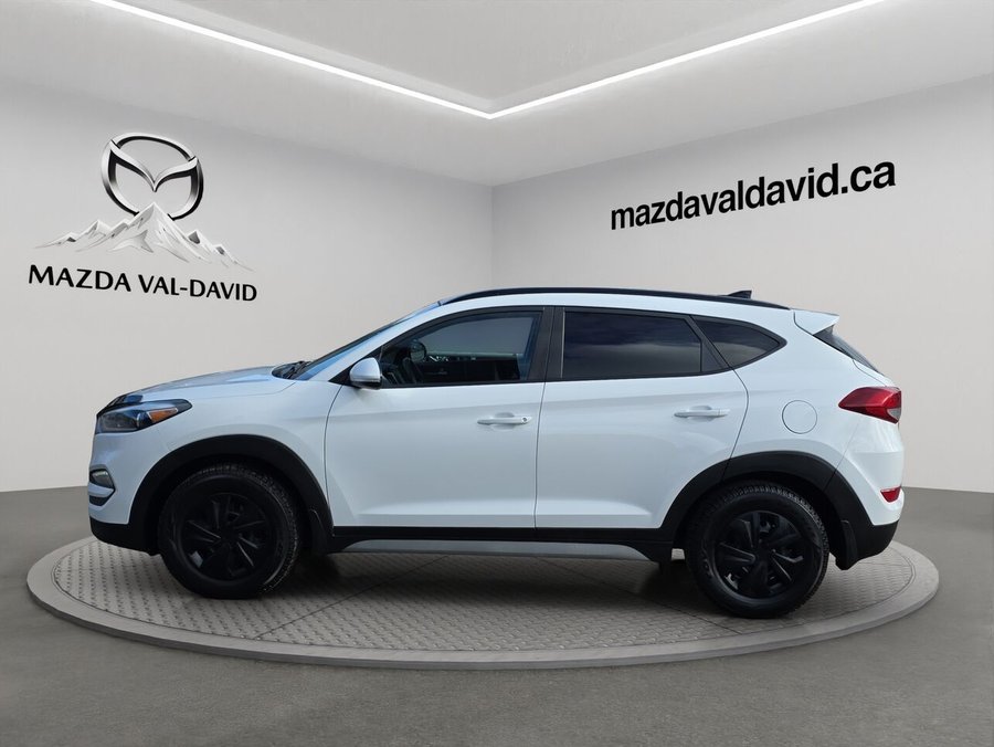 Hyundai Tucson 2.0L SE AWD, Sièges en cuir, Toit ouvrant panoramique, Écran tactile, 2018 Blanc