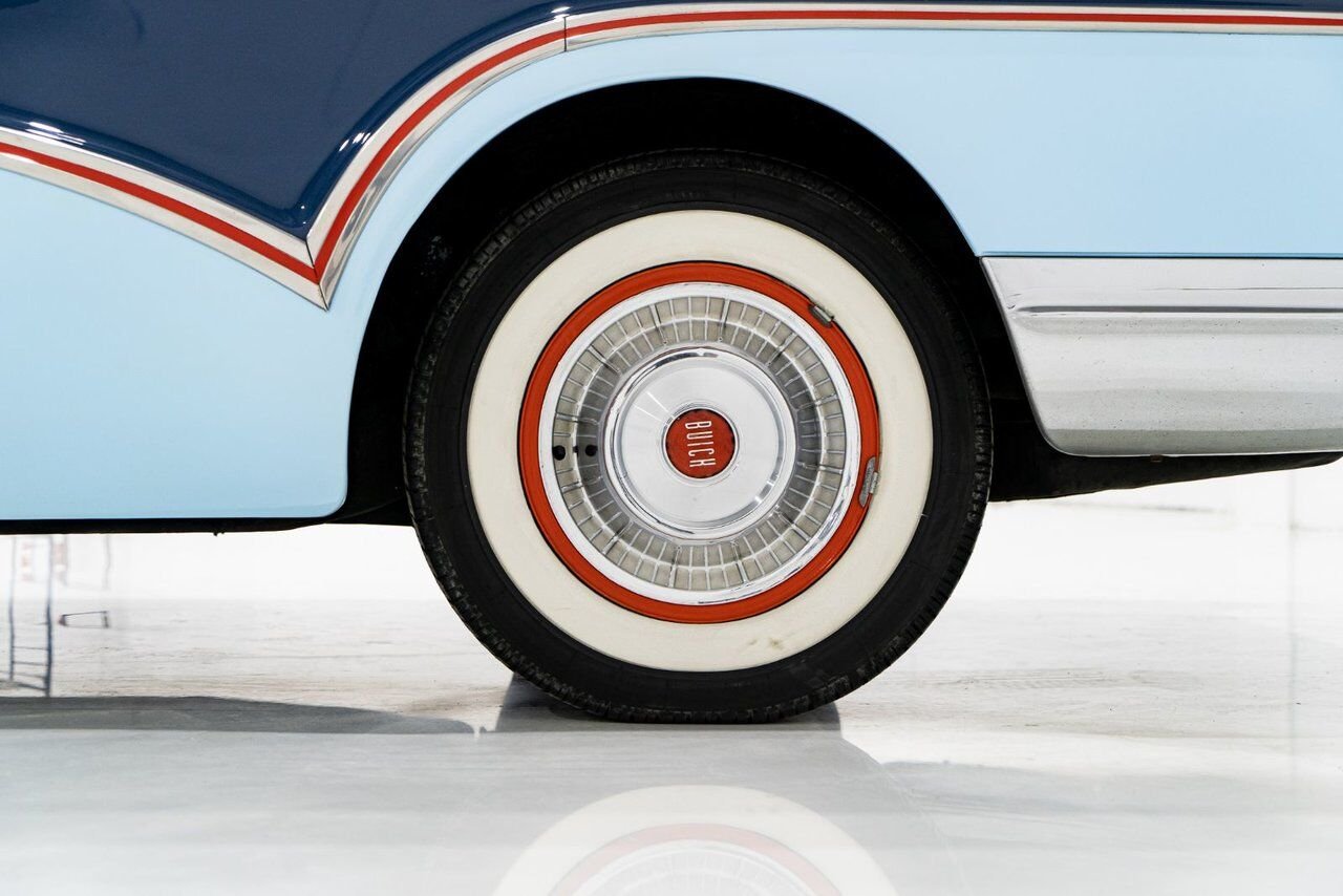 Buick Special 364/300HP NailHead 1 of only 2,056 | PRICE IN USD 1957 Bleu Montréal - photo #38