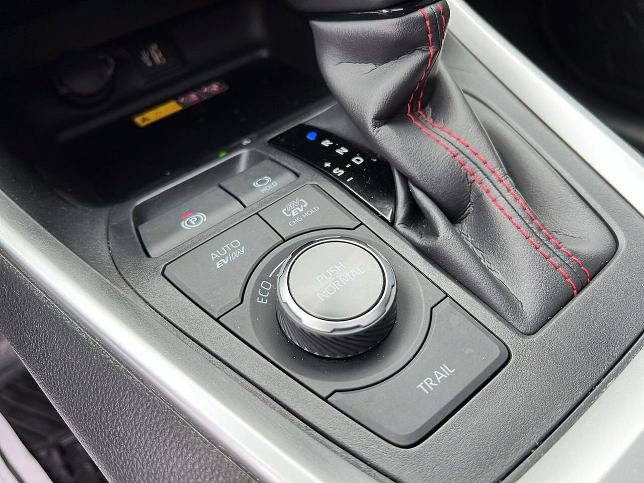 2024 Toyota RAV4 Prime XSE TRACTION INTEGRALE Silver Québec - photo #15