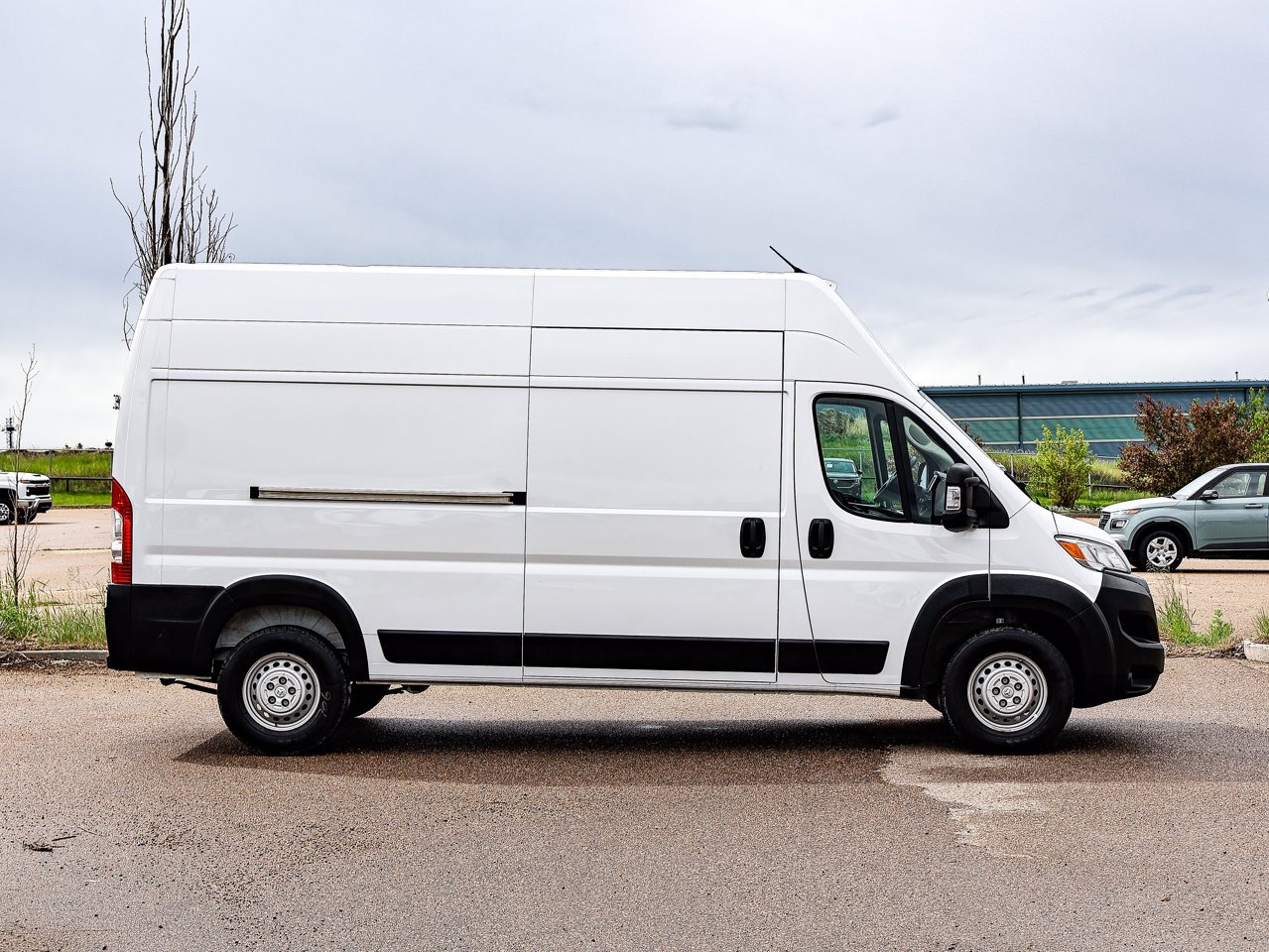 2024 Ram ProMaster Cargo Van Tradesman 3500 Super High Roof 159 WB w/Pass White Sherwood Park - photo #13