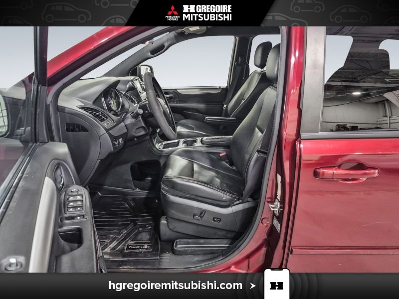 2016 Dodge GR Caravan Red Saint-Eustache - photo #12