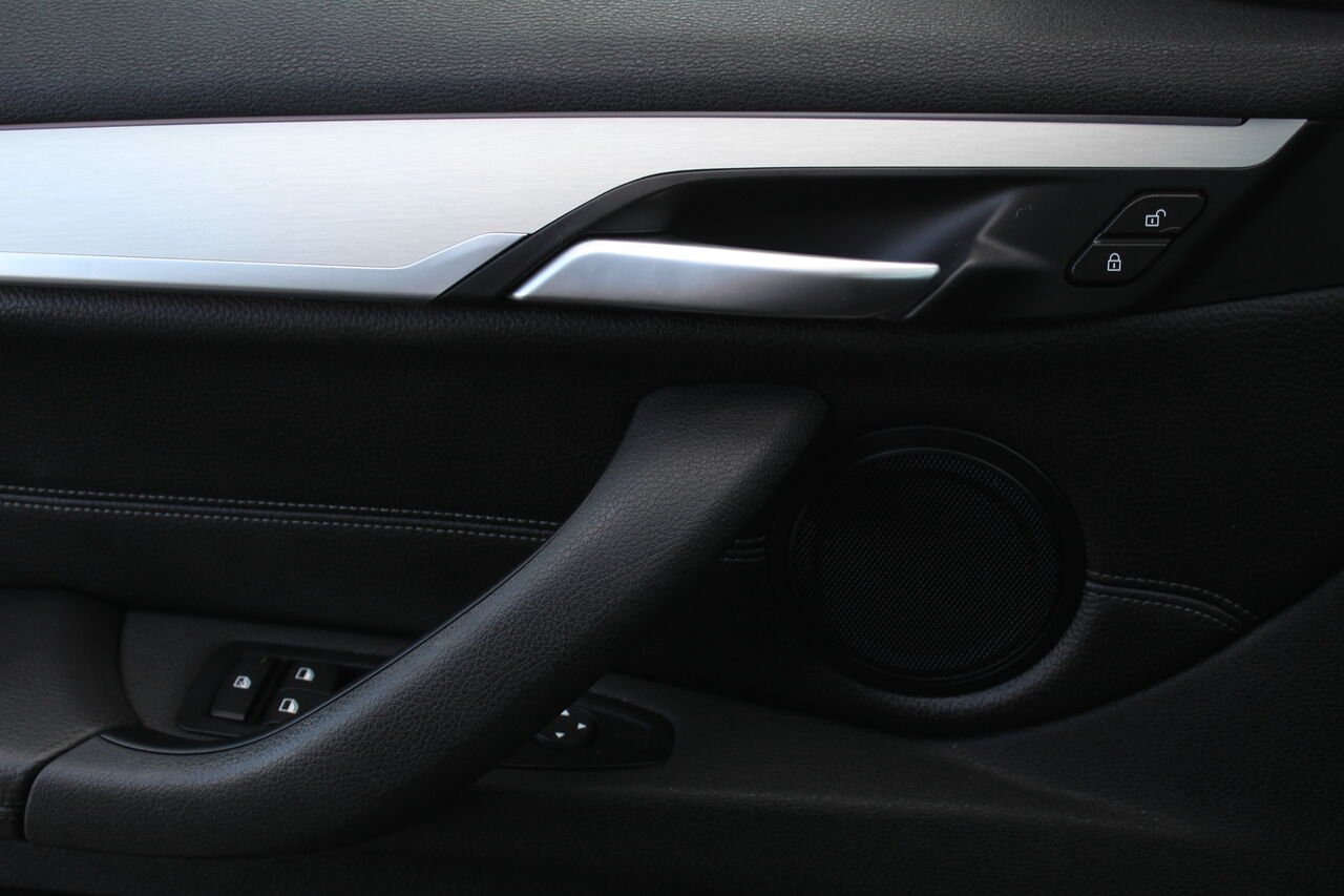BMW X1 VIN: WBXJG9C02M5T13773 2021 Noir Sainte-Rose - photo #10