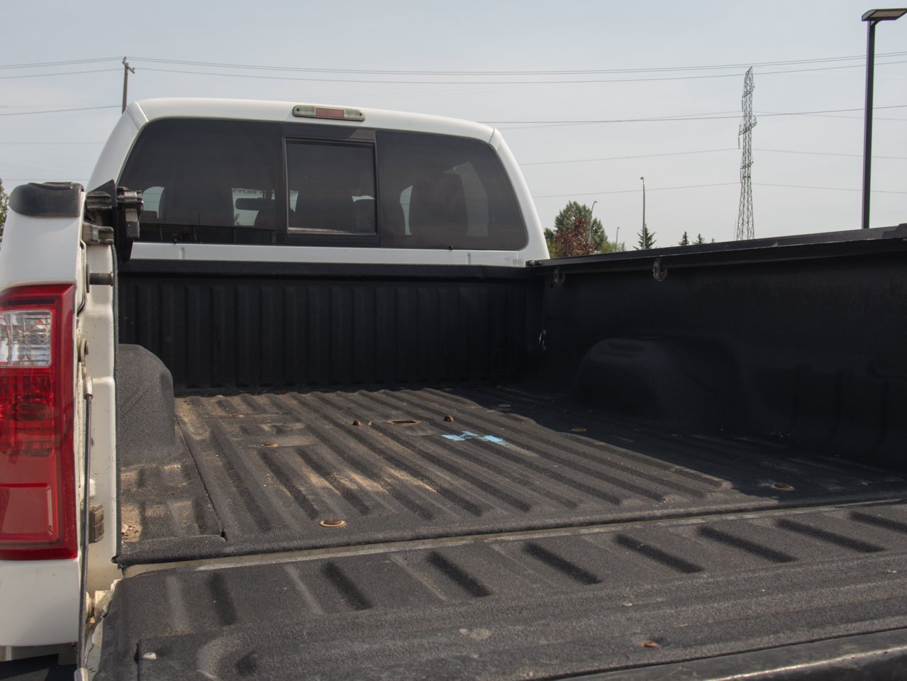 2016 Ford Super Duty F-350 SRW 4WD Crew Cab 156 Lariat White Sherwood Park - photo #10