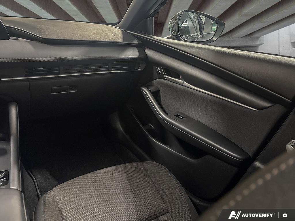 2022 Mazda Mazda3 Sport 2600539B | GS Grey Edmonton - photo #24