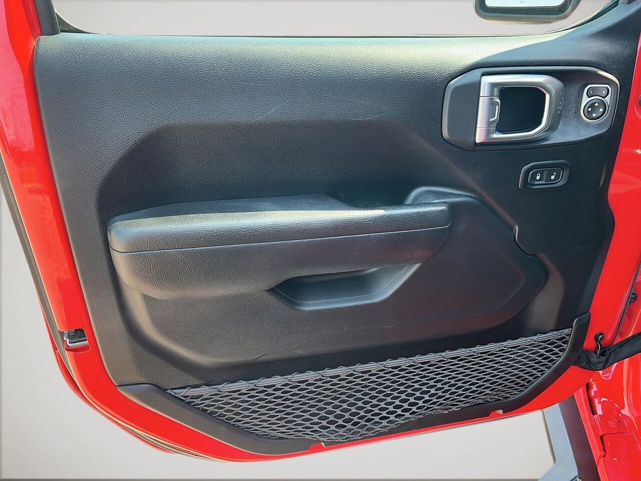 2023 Jeep Wrangler SPORT Red Québec - photo #10