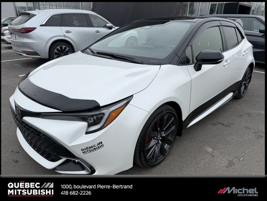 Toyota Corolla à hayon XSE, Volant chauffant, Aides à la conduite 2024 Blanc